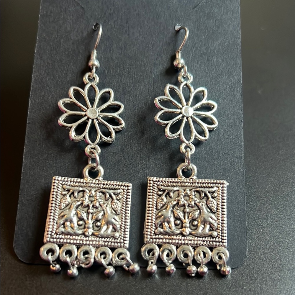 Silver Filigree Dangle Earrings with Floral Motif